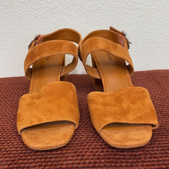 Via Spiga Evelyne Suede Block Heel Sandal NWOT 7 - Picture 3 of 10
